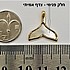 תליון זנב לוויתן עם צדף. מצופה זהב gold plated